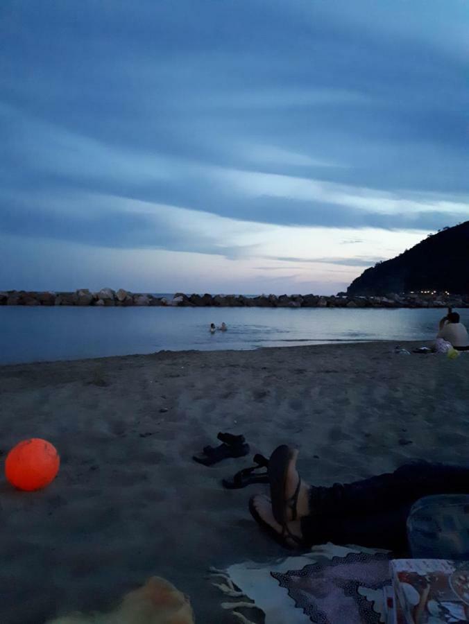 Appartamento Terrazza Vista Mare Mozzafiato モネーリア エクステリア 写真